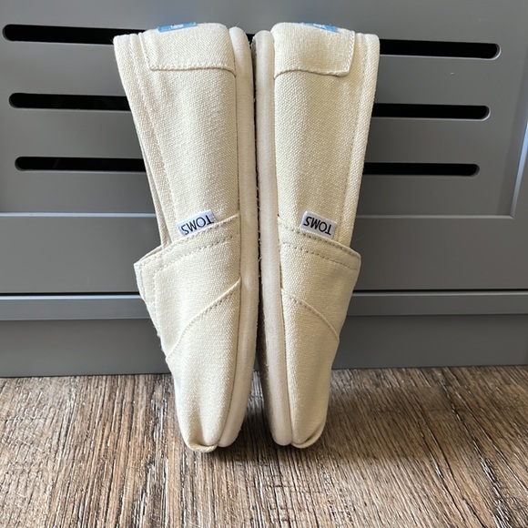 TOMS IVORY CANVAS SLIP ON SHOES - Picture 7 of 7